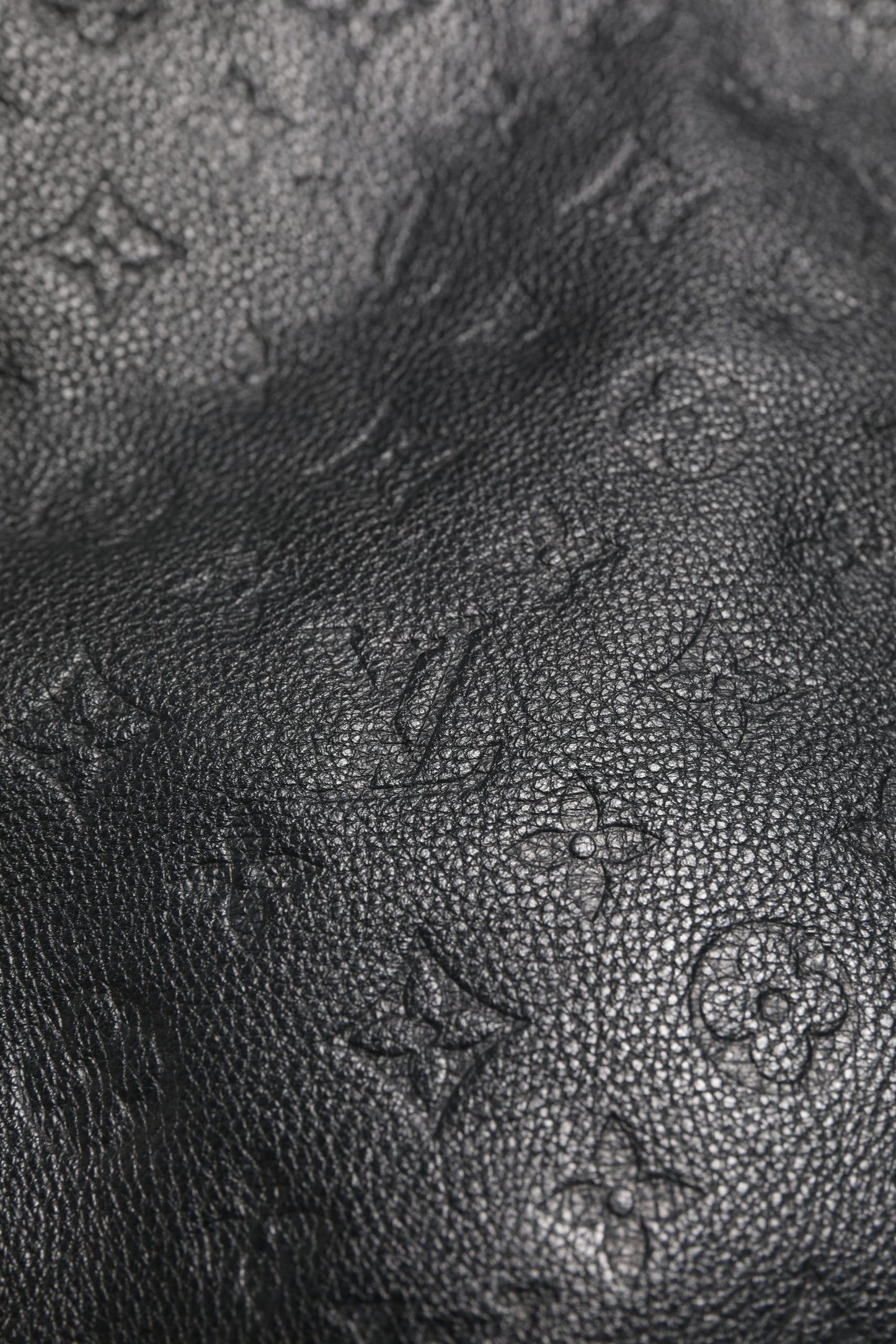 Czarna torebka Artsy MM z monogramem Empreinte