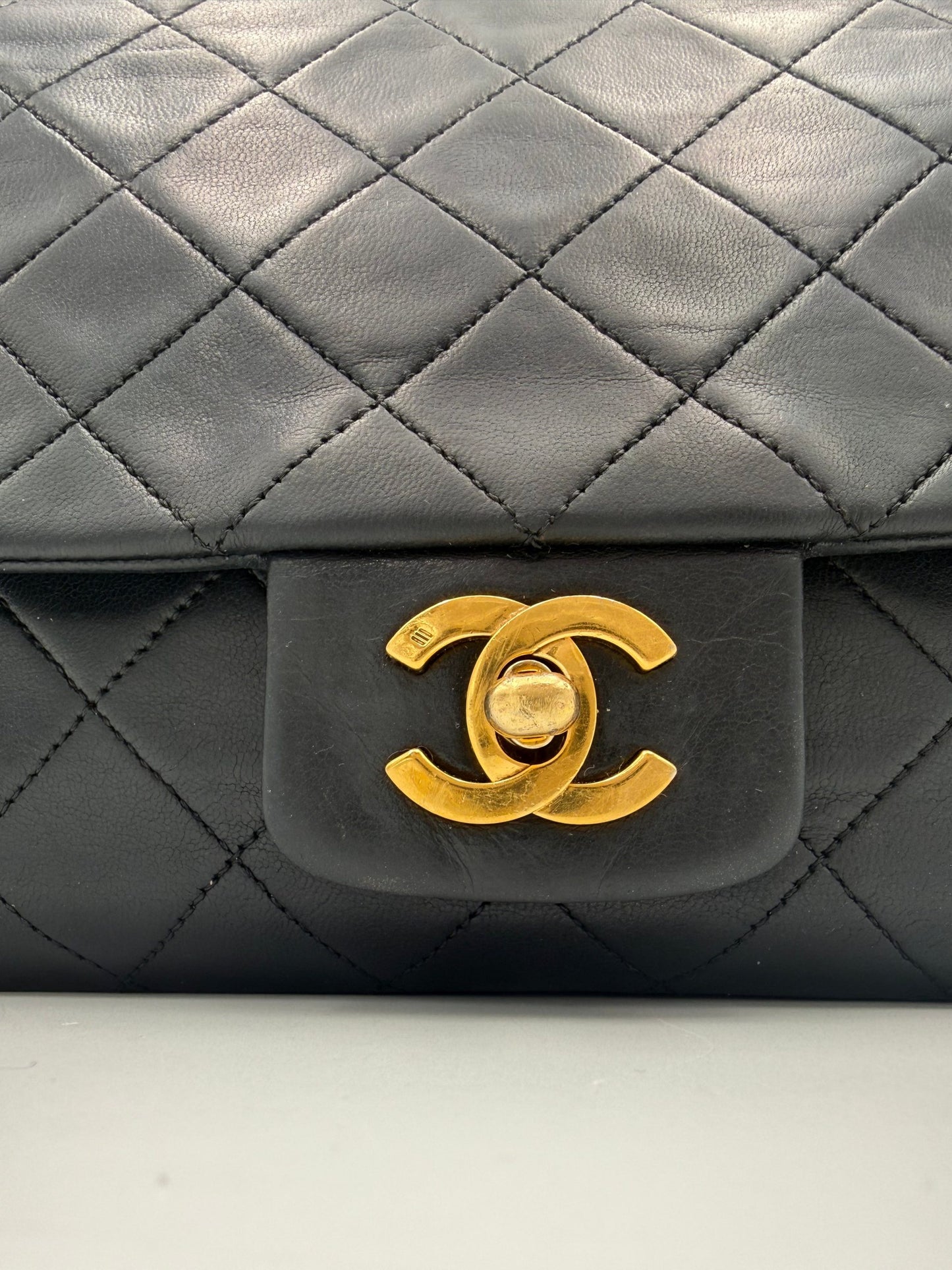 CHANEL Timeless Classic Handtasche mit abnehmbarer Pochette