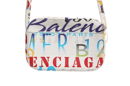 Weiße Mini City Handtasche aus Leder mit Graffiti-Print