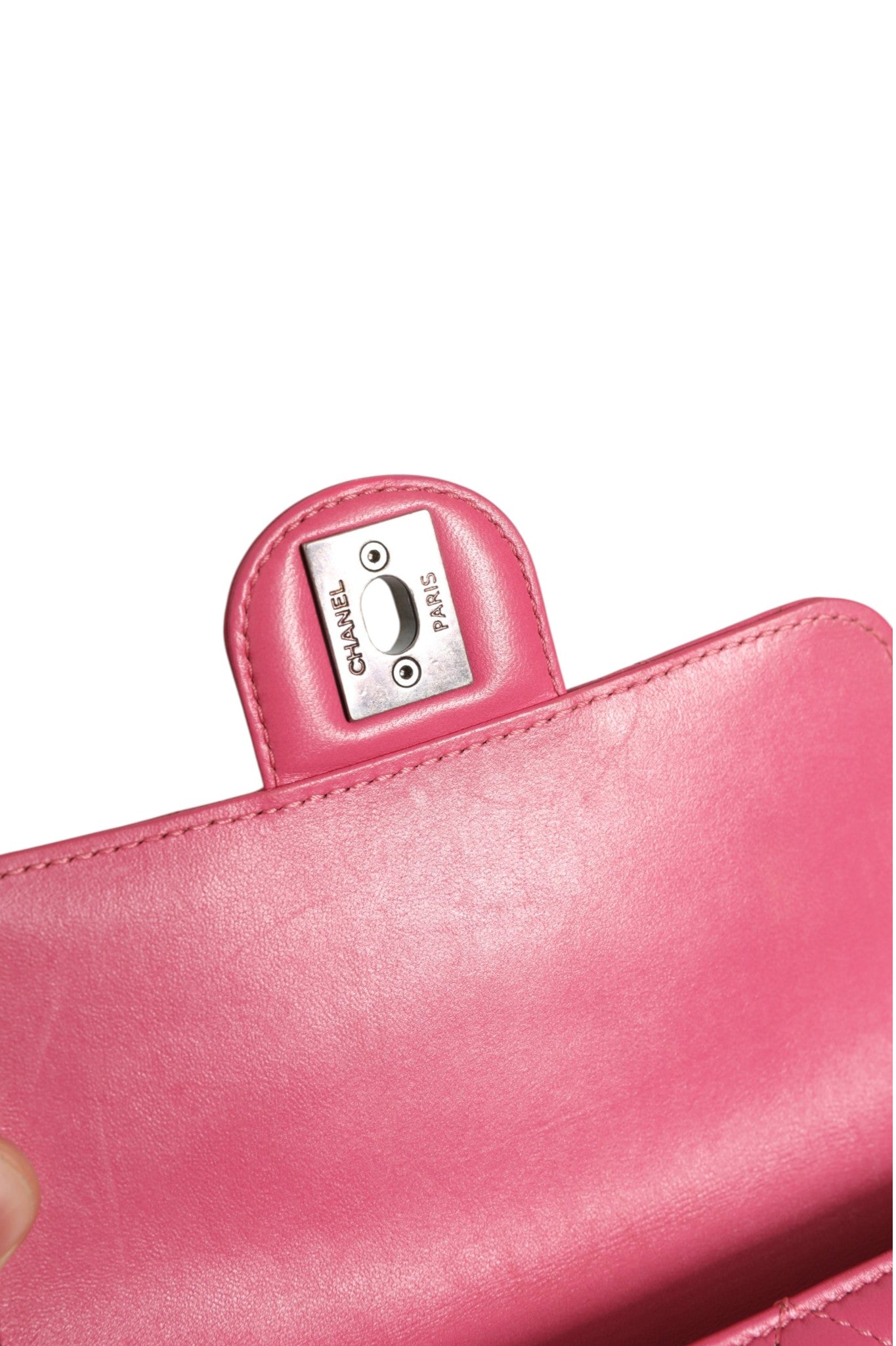 Klassische Mini-Flap-Tasche aus gestepptem Lammleder in Pink, quadratisch