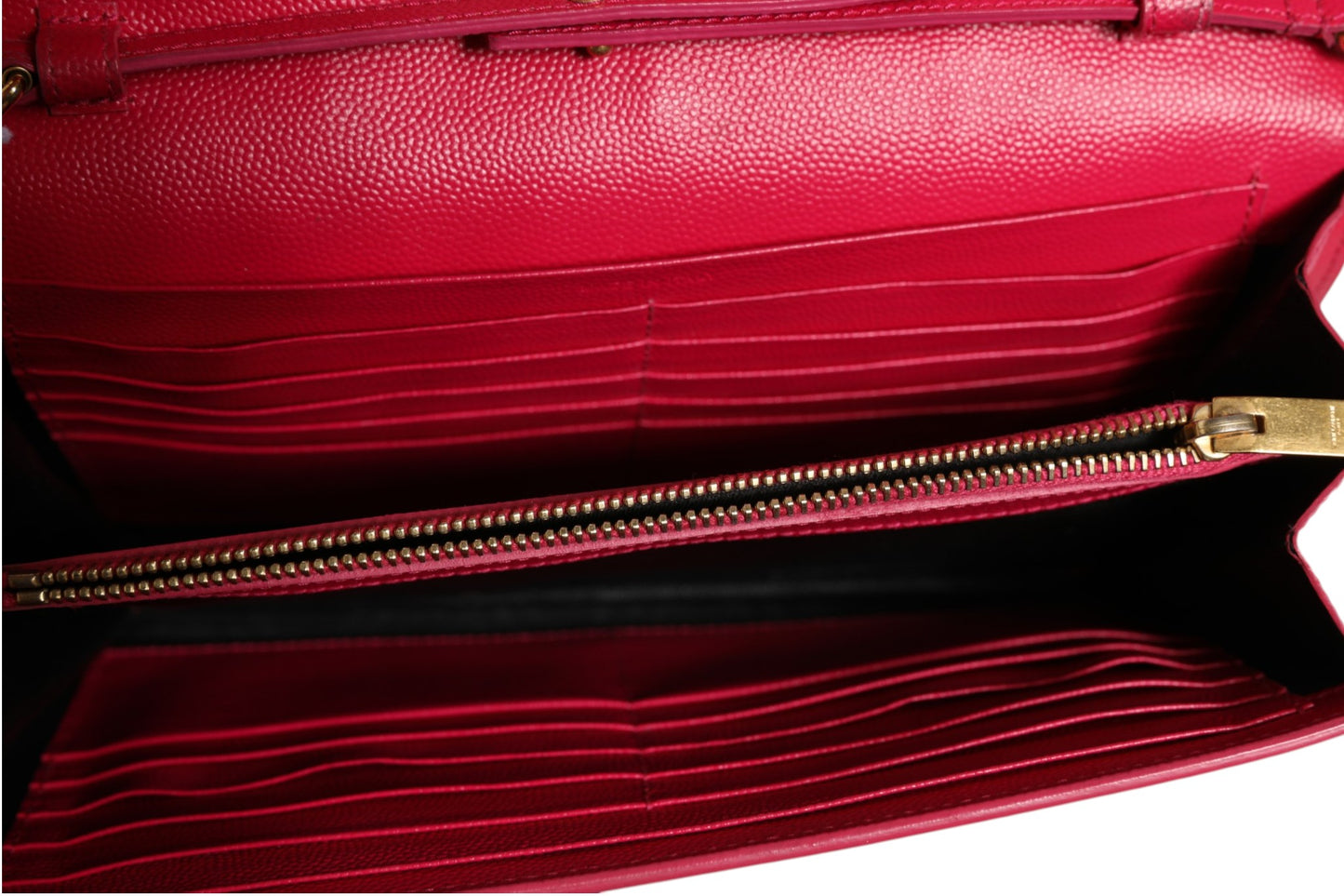 Rote Leder Monogram Wallet on Chain