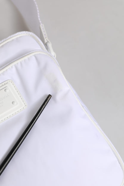 Weiße Umhängetasche mit Logo-Plakette für Herren
