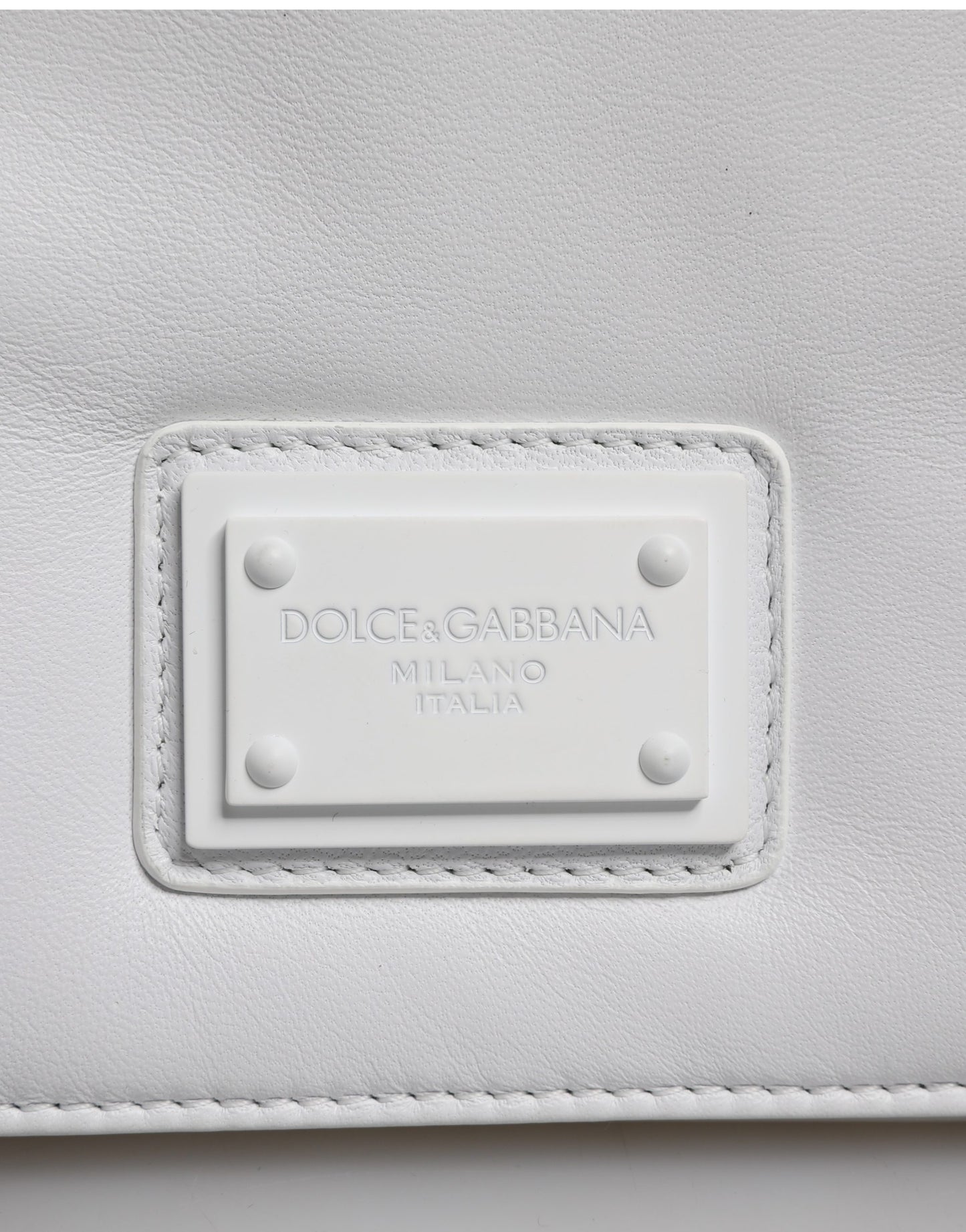 Weiße Umhängetasche mit Logo-Plakette für Damen