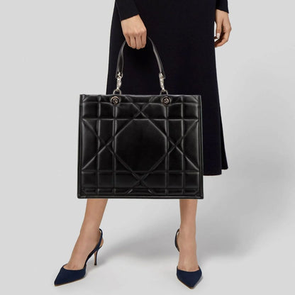 Czarna skórzana torba tote