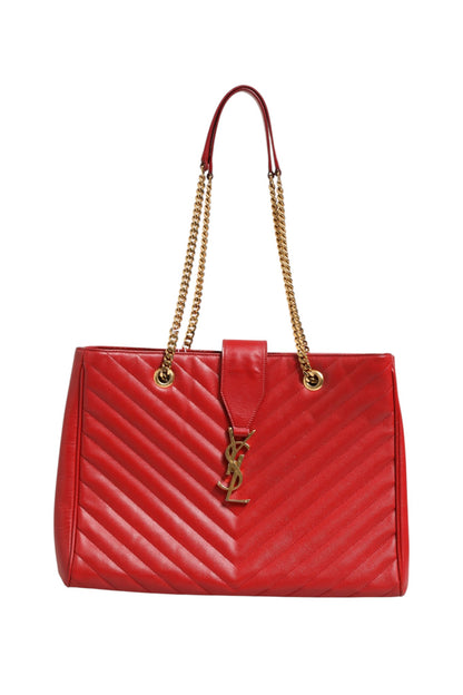 Rote Monogramm-Tasche aus genarbtem Leder mit Chevron-Steppung