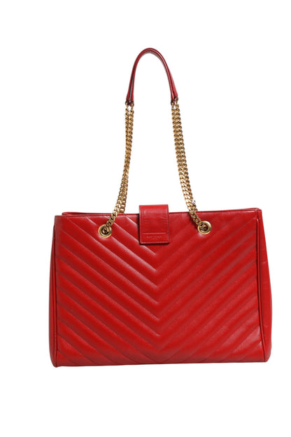 Rote Monogramm-Tasche aus genarbtem Leder mit Chevron-Steppung