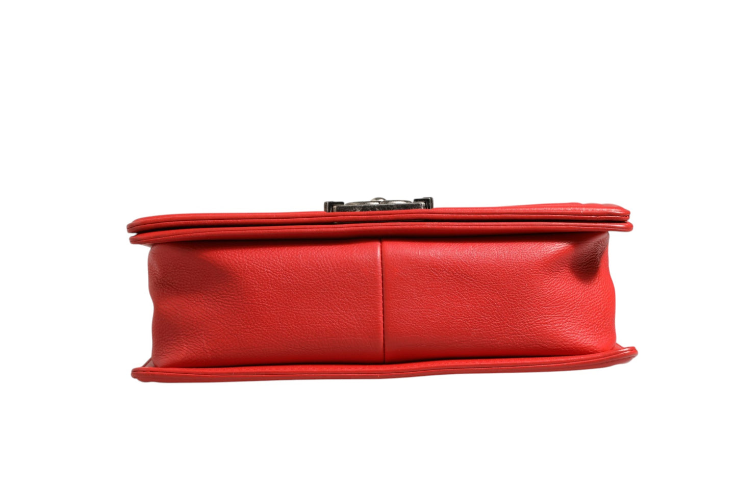 New Medium Boy Bag aus Kalbsleder mit roter Rautensteppung