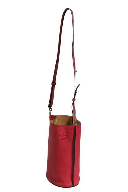 Gate Eimer-Tasche aus Himbeer- und Weinrotleder