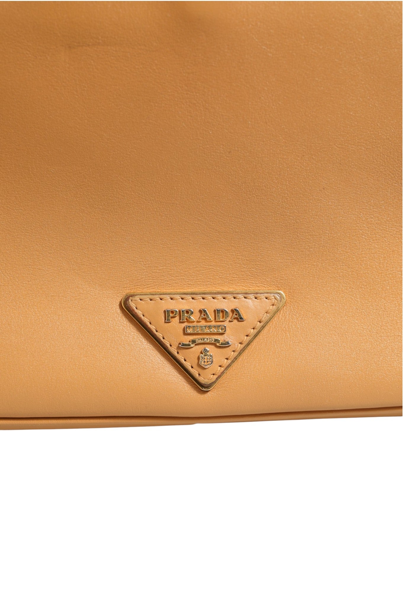Sidonie Schultertasche aus beigem genarbtem Leder