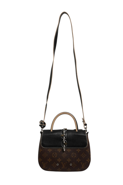 Calfskin Monogram Chain It Bag PM Schwarz