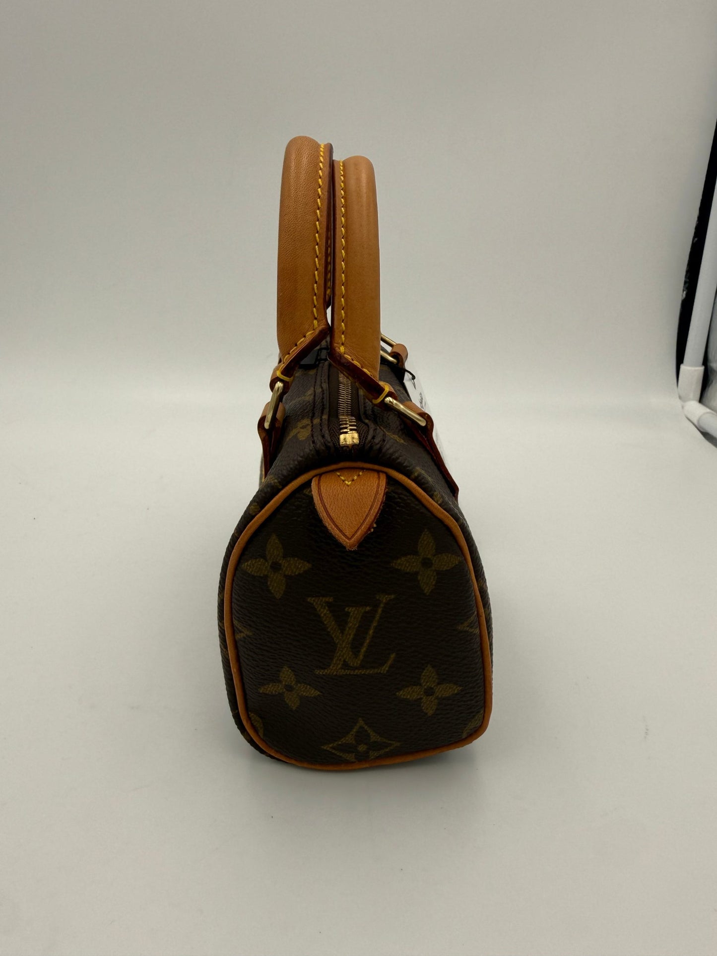 LOUIS VUITTON Nano Speedy Monogram Handtasche
