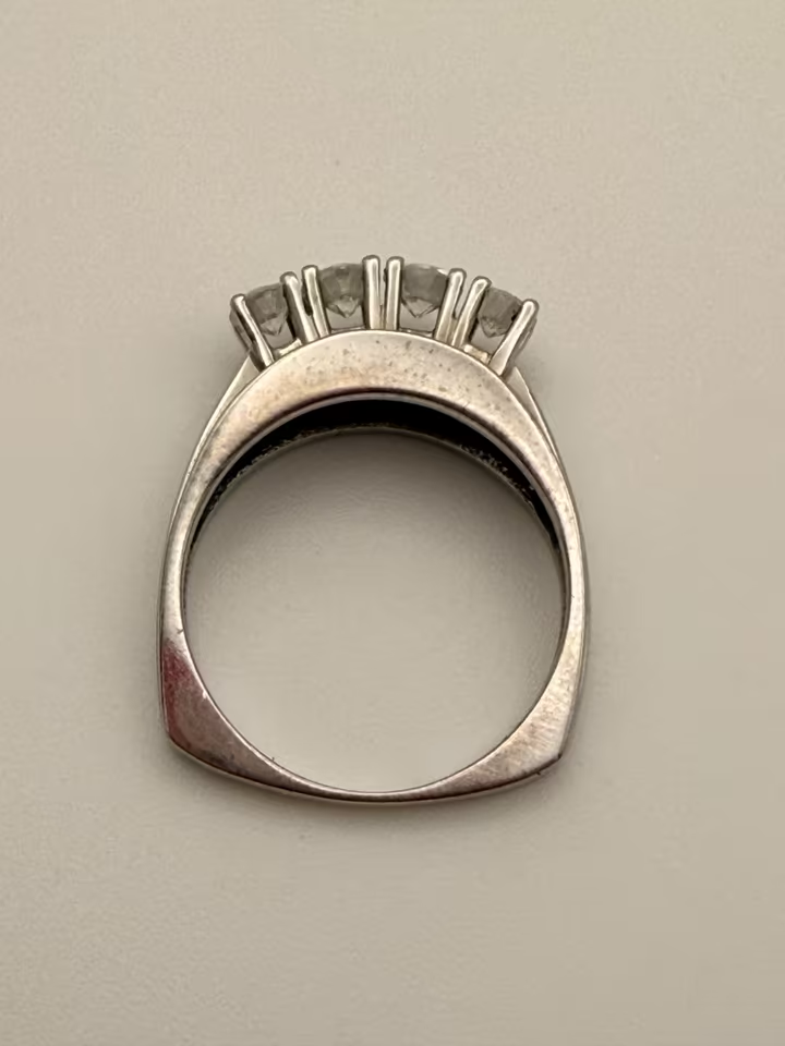 750er Weißgoldring mit Brillanten