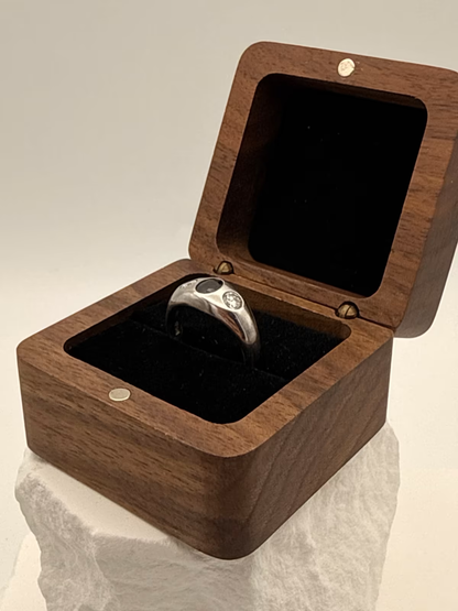 Elegant 750 white gold ring with sapphire &amp; 2 brilliant-cut diamonds