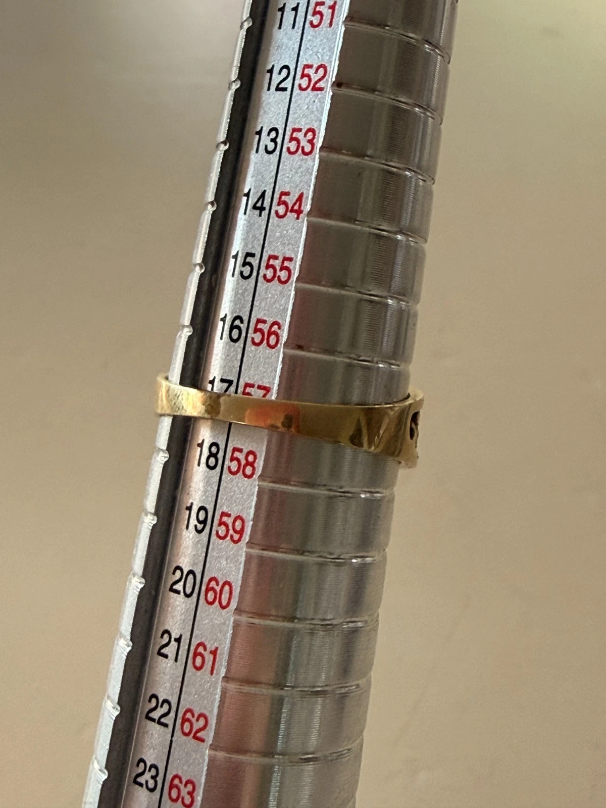 Edler Ring aus 585 Gelbgold mit zwei Amethysten – Größe 58