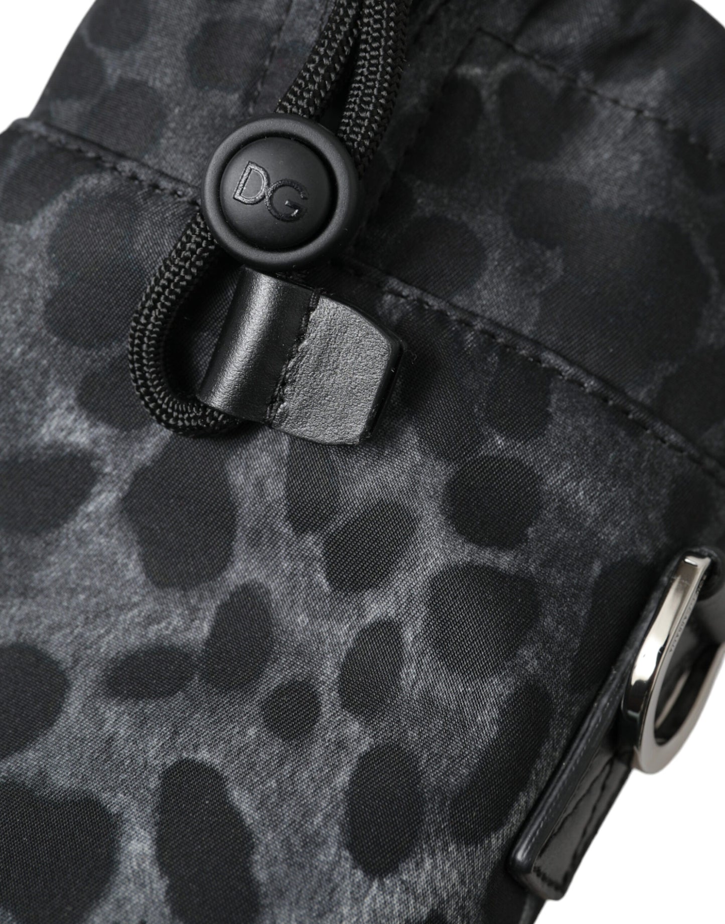 Dolce & Gabbana Schwarzer Leopard Runde Schlanke Tote Flaschenhaltertasche – Elegante Designer Accessoire