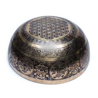 Hand-hammered singing bowl with 7 chakras &amp; Yogini – Ø 38 cm