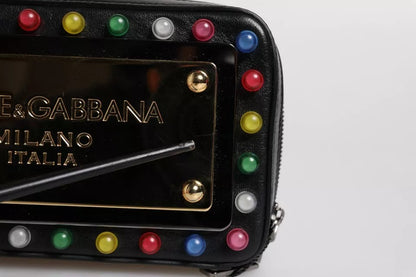Dolce & Gabbana Czarna skórzana kopertówka z paskiem na nadgarstek z logo LED – elegancja na każdą okazję