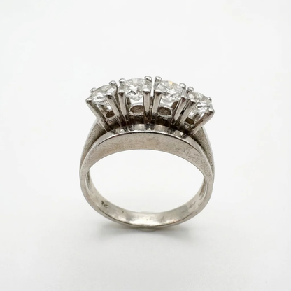 Radiant brilliance: Solid 750 gold ring with 4 diamonds