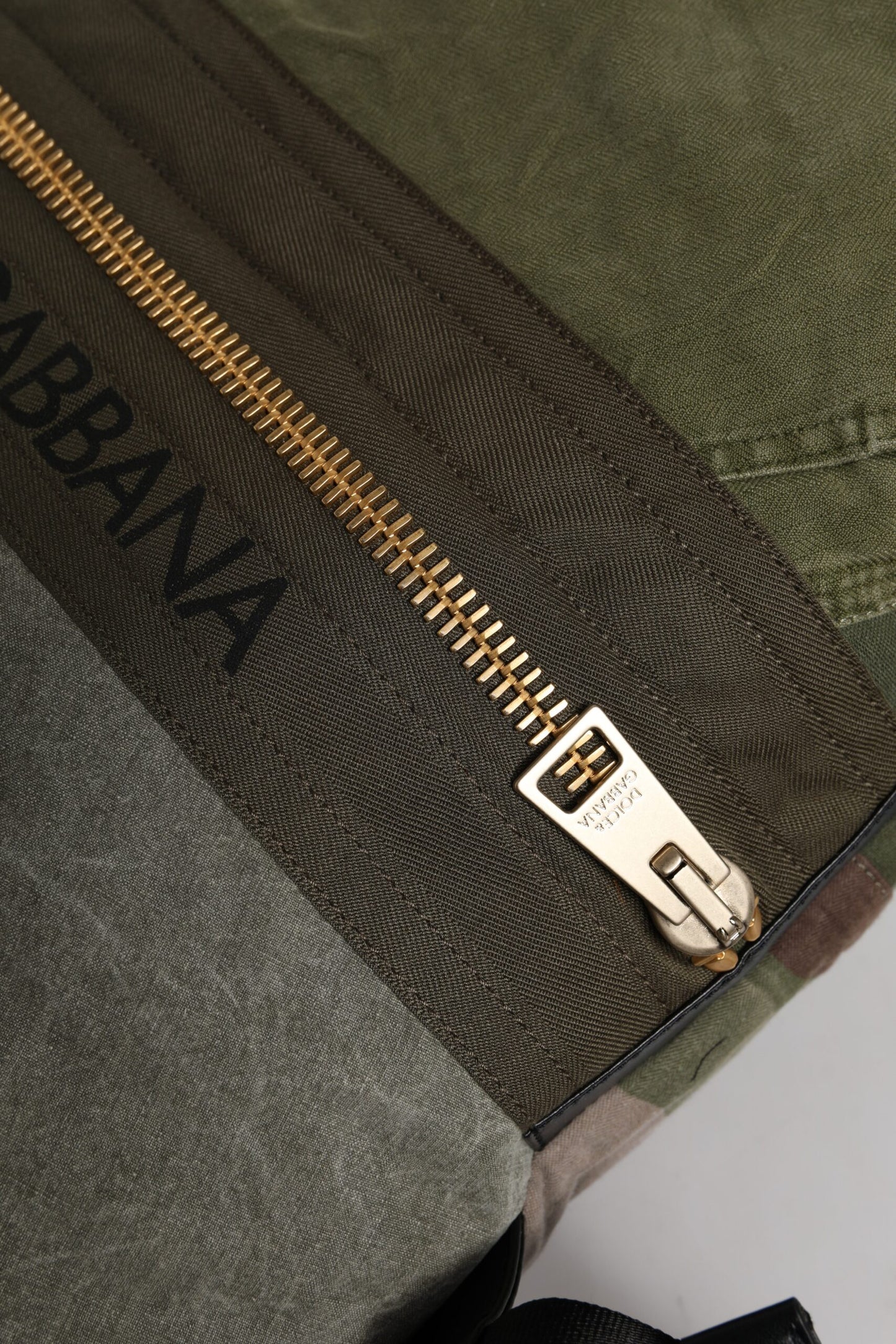 Dolce & Gabbana Militärgrün Patchwork Rucksack – Exklusive Designer Tasche