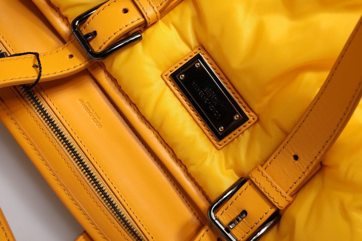 Dolce & Gabbana Gelbe Orange Nylon Logo Plaque Hand Schulter Duffle Bag – Exklusive Designer Tasche für Frauen
