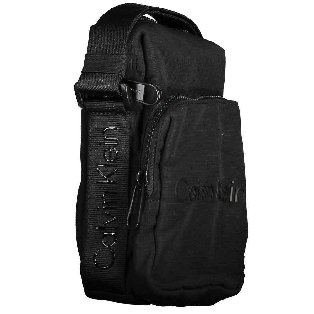 Calvin Klein Schwarze Nylon Umhängetasche für Herren – Eleganz und Funktionalität vereint
