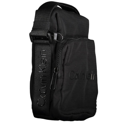 Calvin Klein Schwarze Nylon Umhängetasche für Herren – Eleganz und Funktionalität vereint
