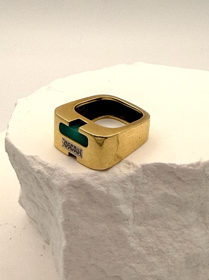 Exquisite 1970s statement ring: 585 gold, chrysoprase &amp; fine diamonds