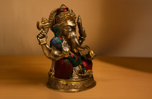 Ganesha Statue mit edler Mosaikverzierung ein kraftvolles Symbol
