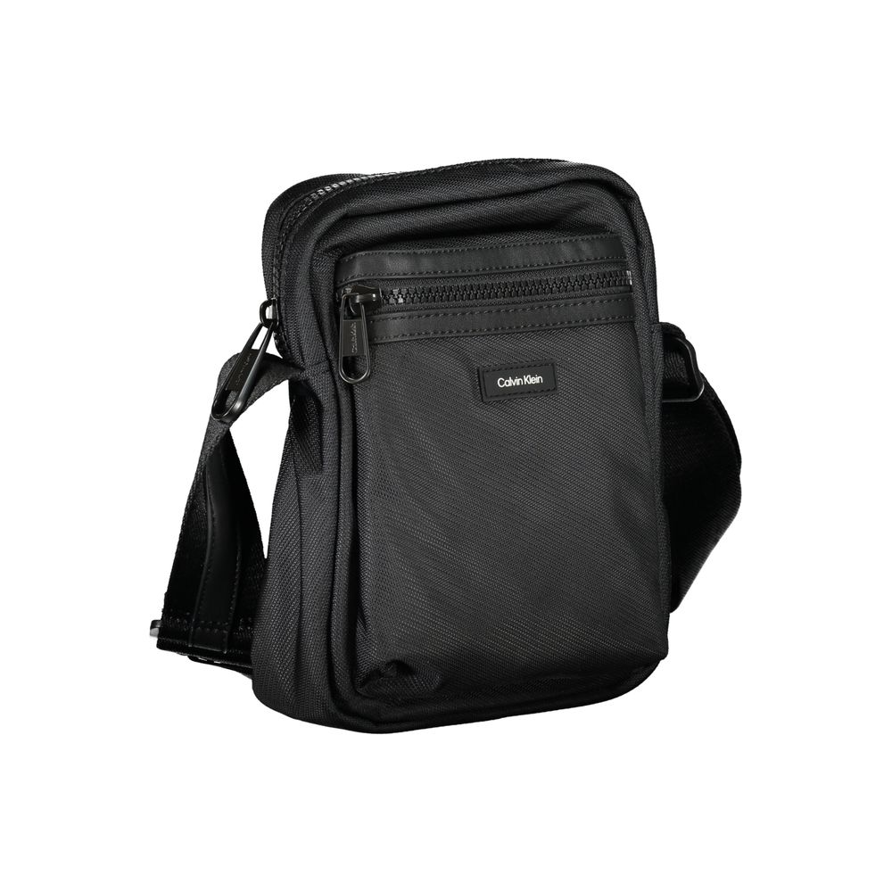 Calvin Klein Schlichte Schwarze Umhängetasche aus Recyceltem Material – Öko-Chic für Stilbewusste