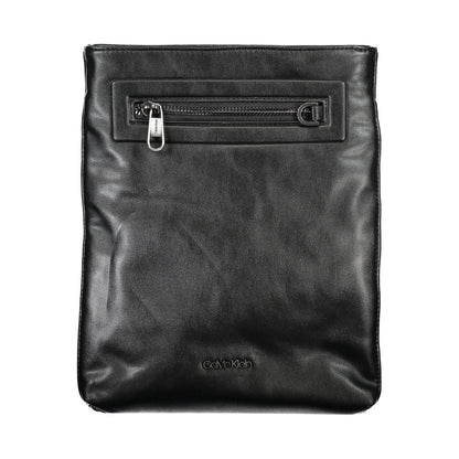 Calvin Klein Schlichte schwarze Umhängetasche mit Kontrastdetails für den modernen Mann