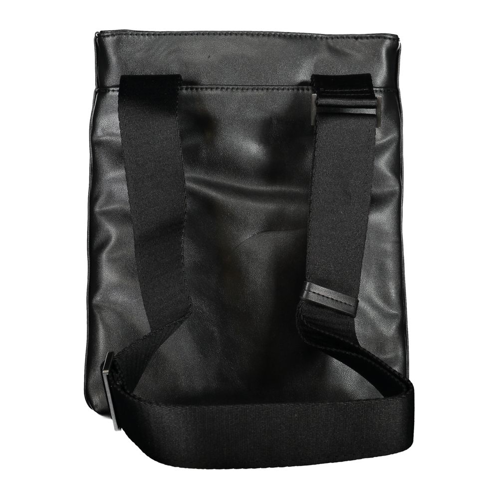 Calvin Klein Schlichte schwarze Umhängetasche mit Kontrastdetails für den modernen Mann