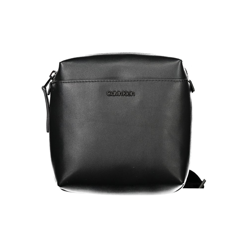 Calvin Klein Schultertasche aus schwarzem Polyethylen – Eleganz trifft Funktionalität