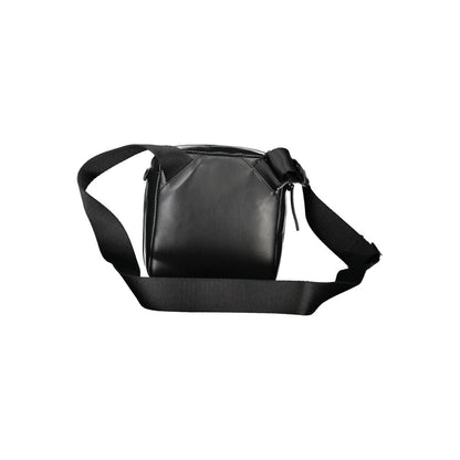 Calvin Klein Schultertasche aus schwarzem Polyethylen – Eleganz trifft Funktionalität