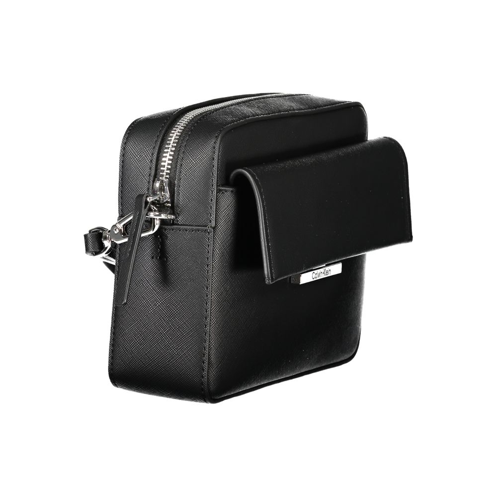 Calvin Klein Elegante Handtasche aus schwarzem Polyethylen mit verstellbarem Schulterriemen