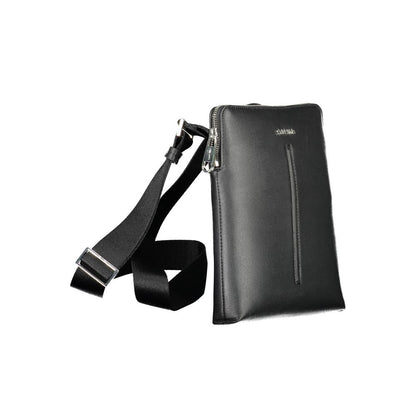 Calvin Klein Schwarze Umhängetasche aus 100% recycled Polyester mit Logo und verstellbarem Schulterriemen