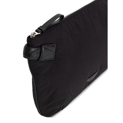 Bottega Veneta Schwarze Nylon-Clutch-Tasche - Exquisite Eleganz für Damen