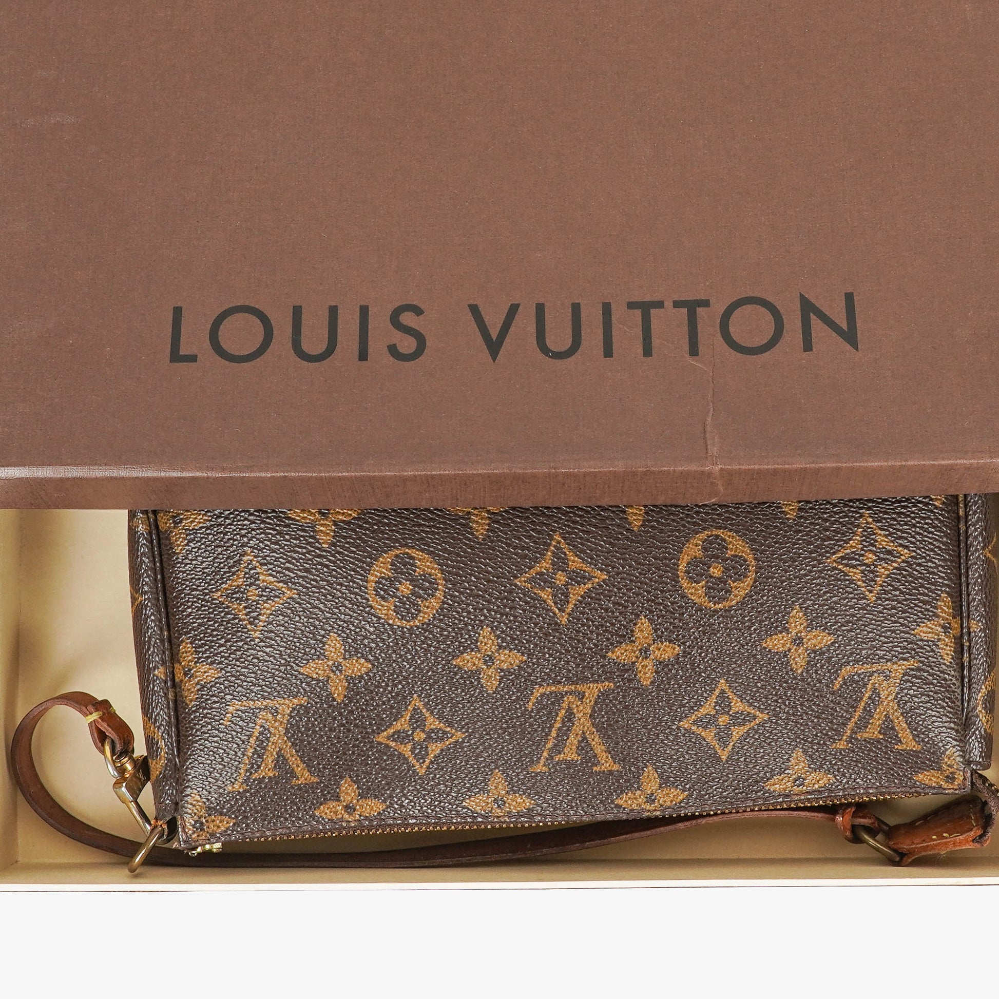 Louis Vuitton Pochette Accessoires Clutch aus Monogram Canvas