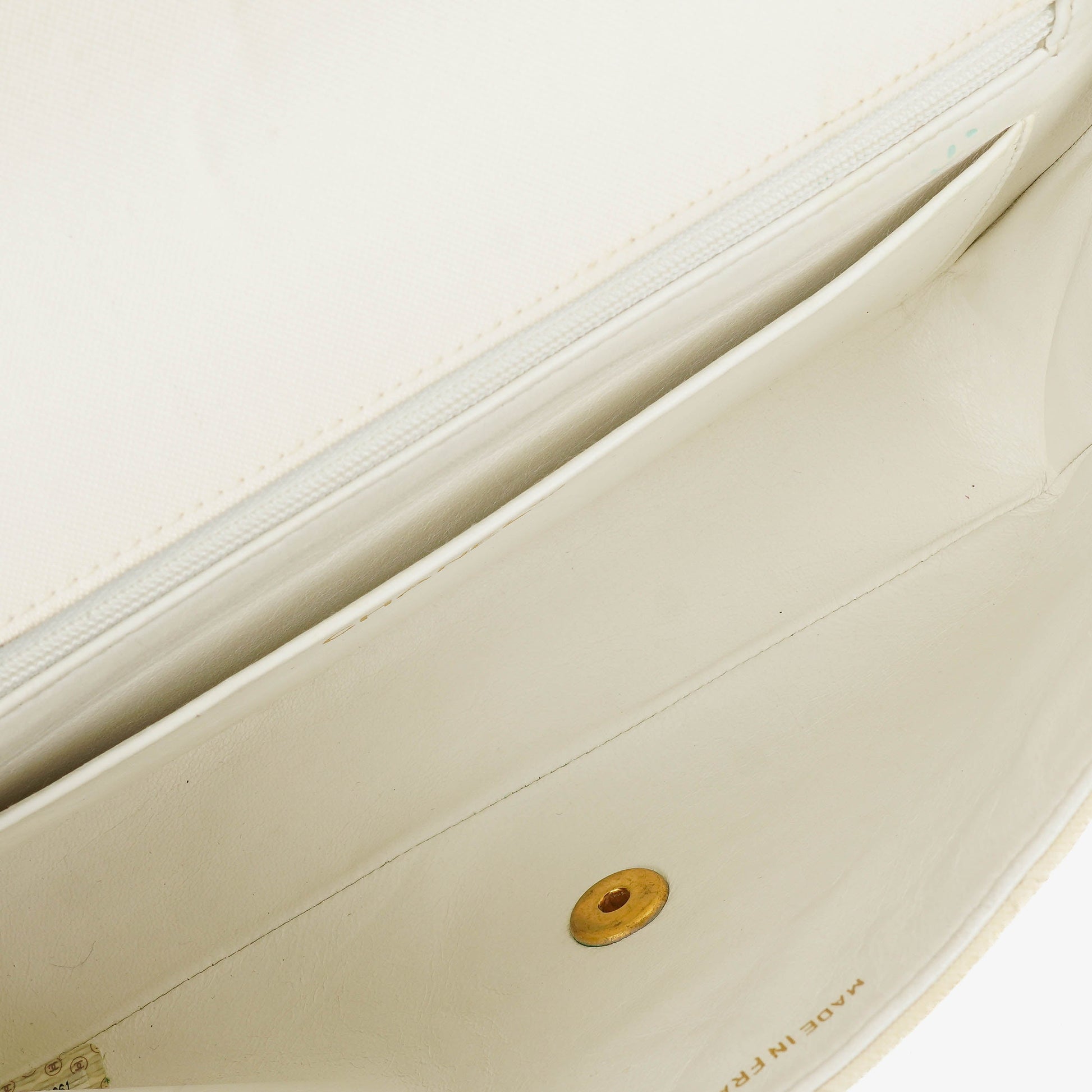 Chanel Medium Classic Single Flap Tasche aus weißem Stoff mit 24K vergoldeter Hardware