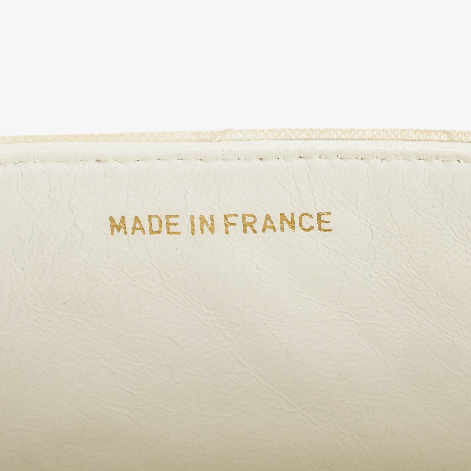 Chanel Medium Classic Single Flap Tasche aus weißem Stoff mit 24K vergoldeter Hardware