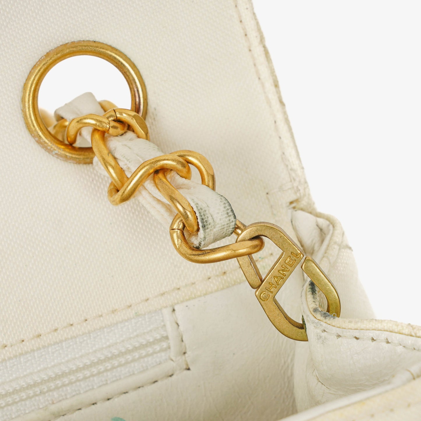 Chanel Medium Classic Single Flap Tasche aus weißem Stoff mit 24K vergoldeter Hardware