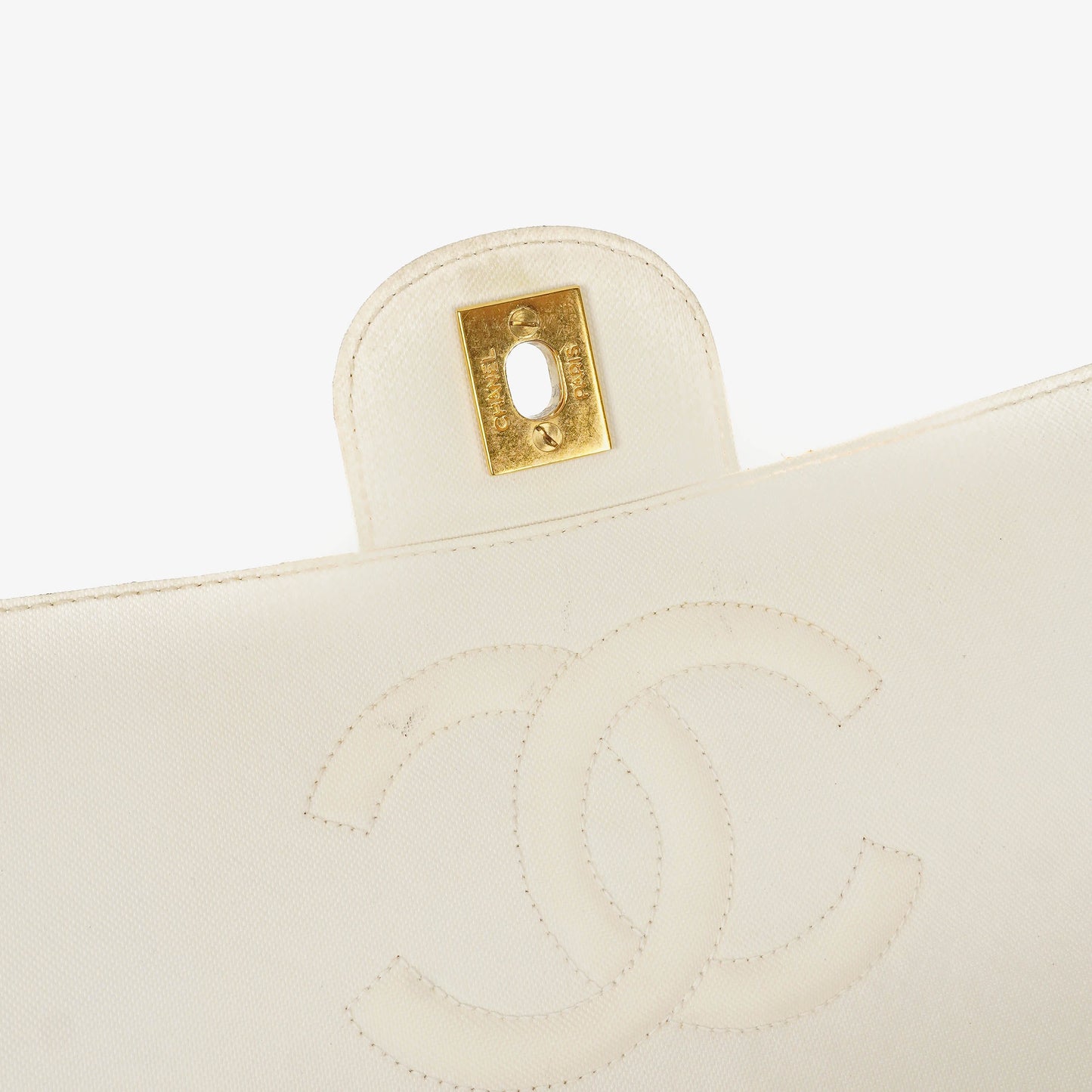 Chanel Medium Classic Single Flap Tasche aus weißem Stoff mit 24K vergoldeter Hardware