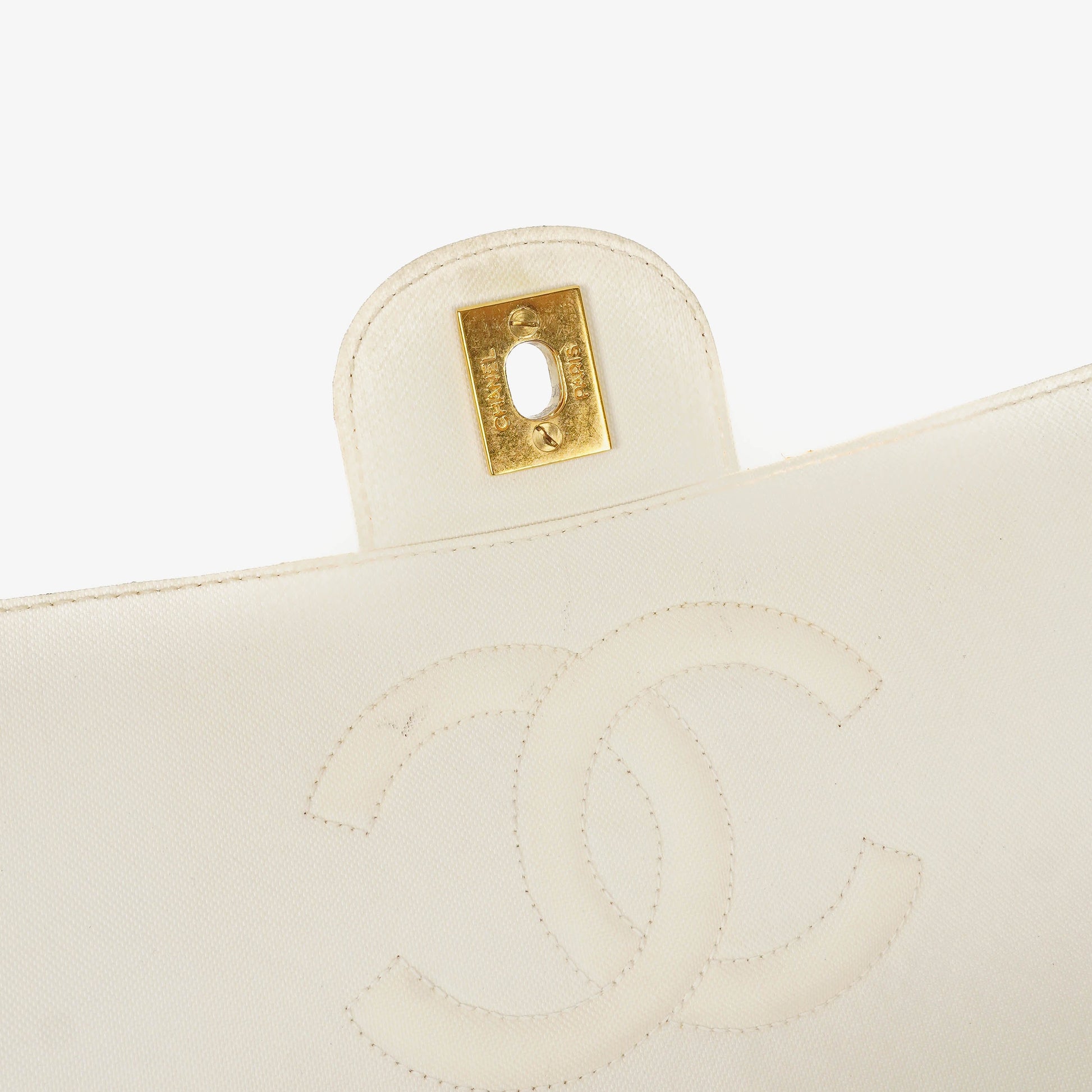 Chanel Medium Classic Single Flap Tasche aus weißem Stoff mit 24K vergoldeter Hardware