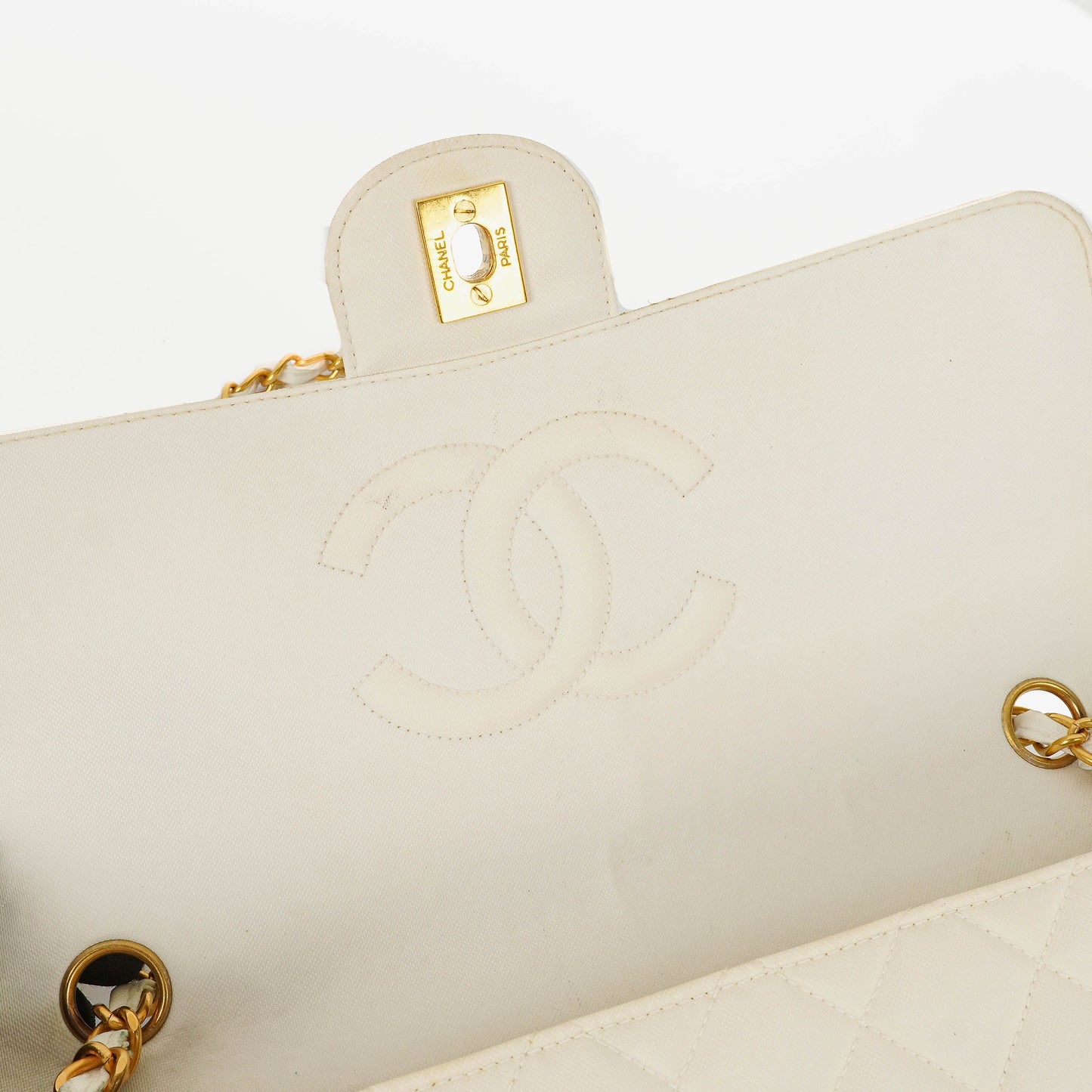 Chanel Medium Classic Single Flap Tasche aus weißem Stoff mit 24K vergoldeter Hardware