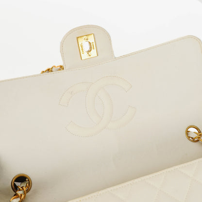 Chanel Medium Classic Single Flap Tasche aus weißem Stoff mit 24K vergoldeter Hardware