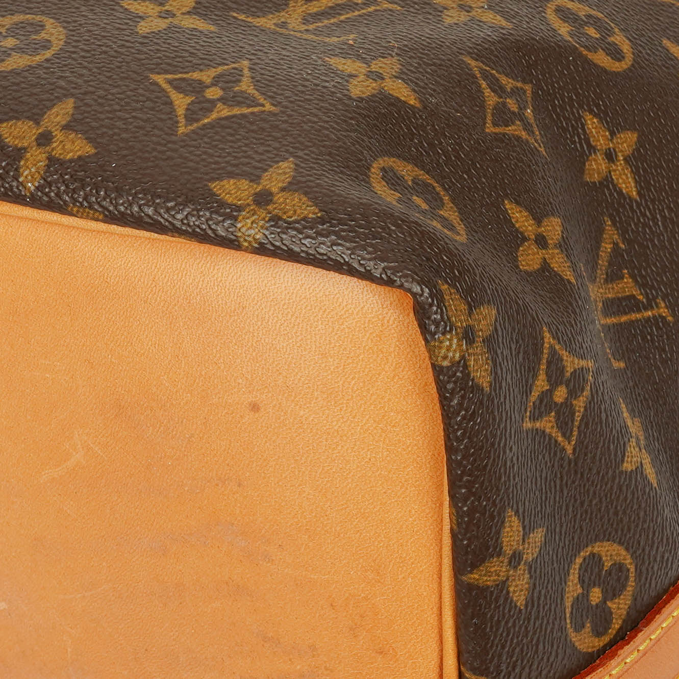 Louis Vuitton Petit Noe Schultertasche aus Monogram Canvas