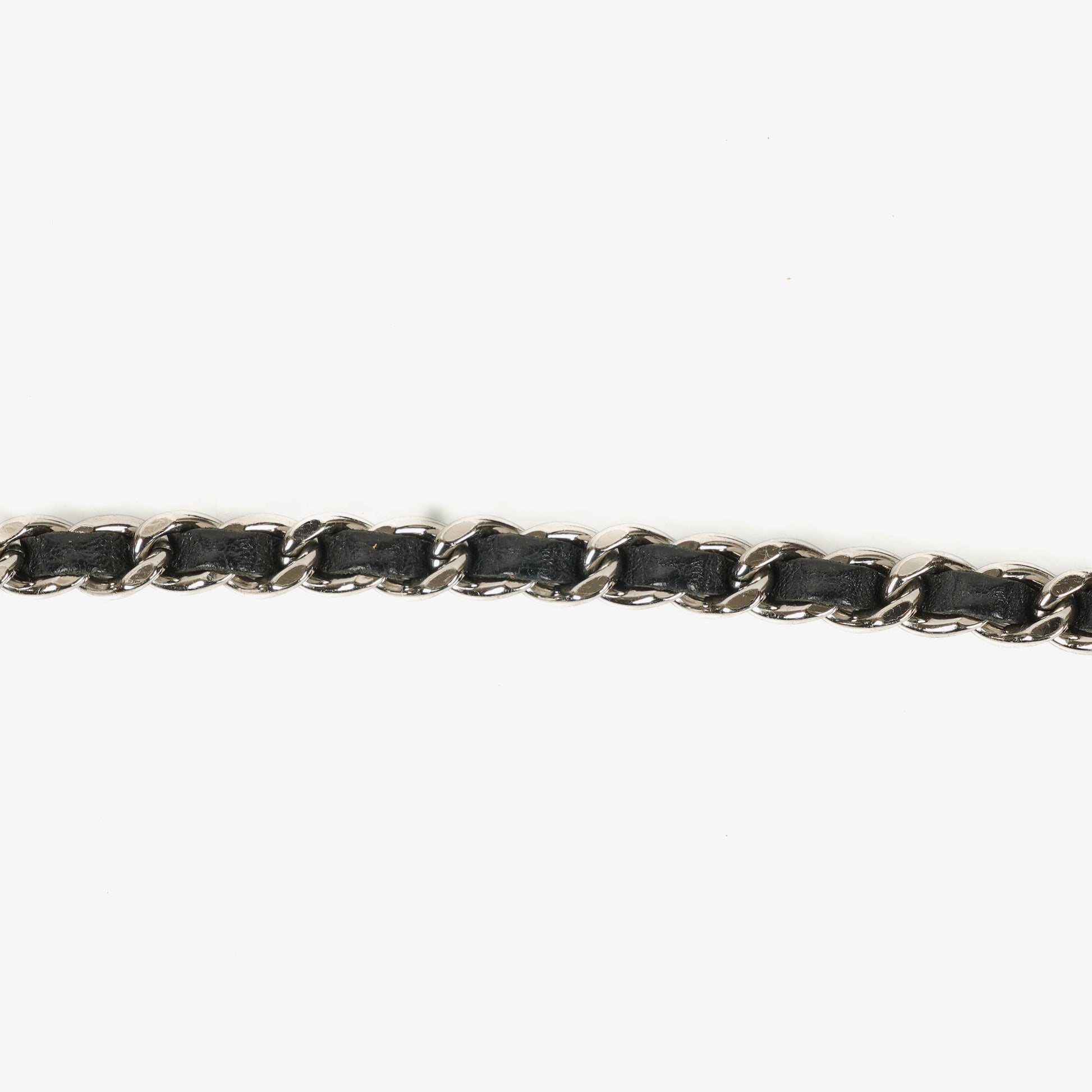 Chanel Wallet on Chain aus schwarzem gestepptem Lackleder