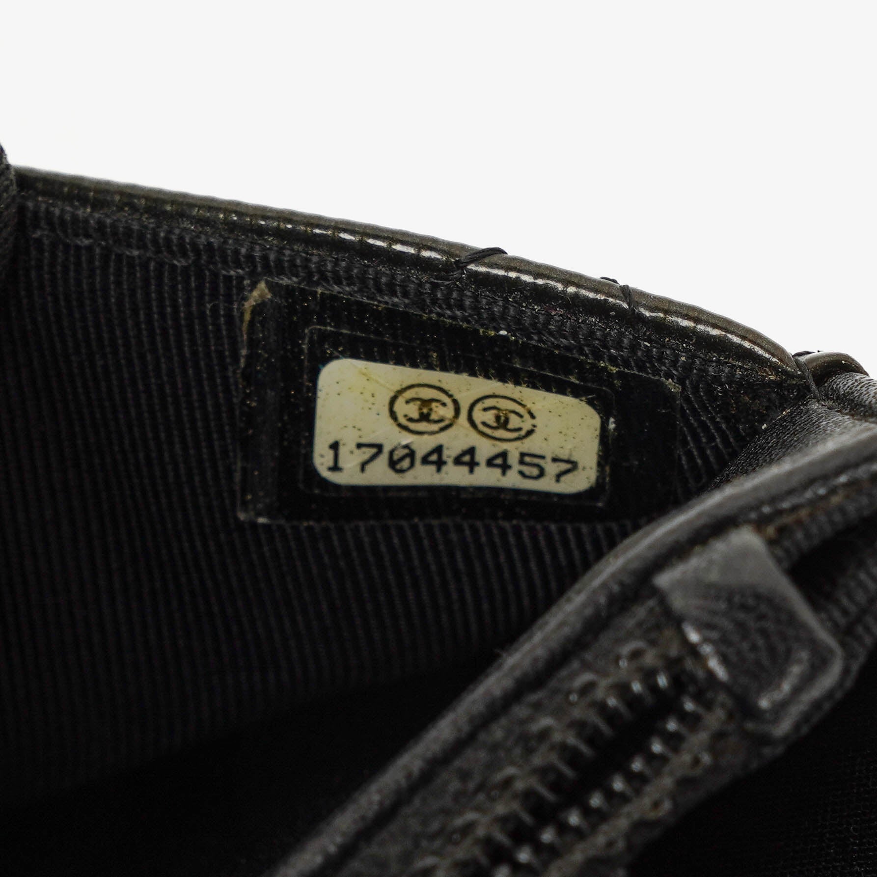 Chanel Wallet on Chain aus schwarzem gestepptem Lackleder