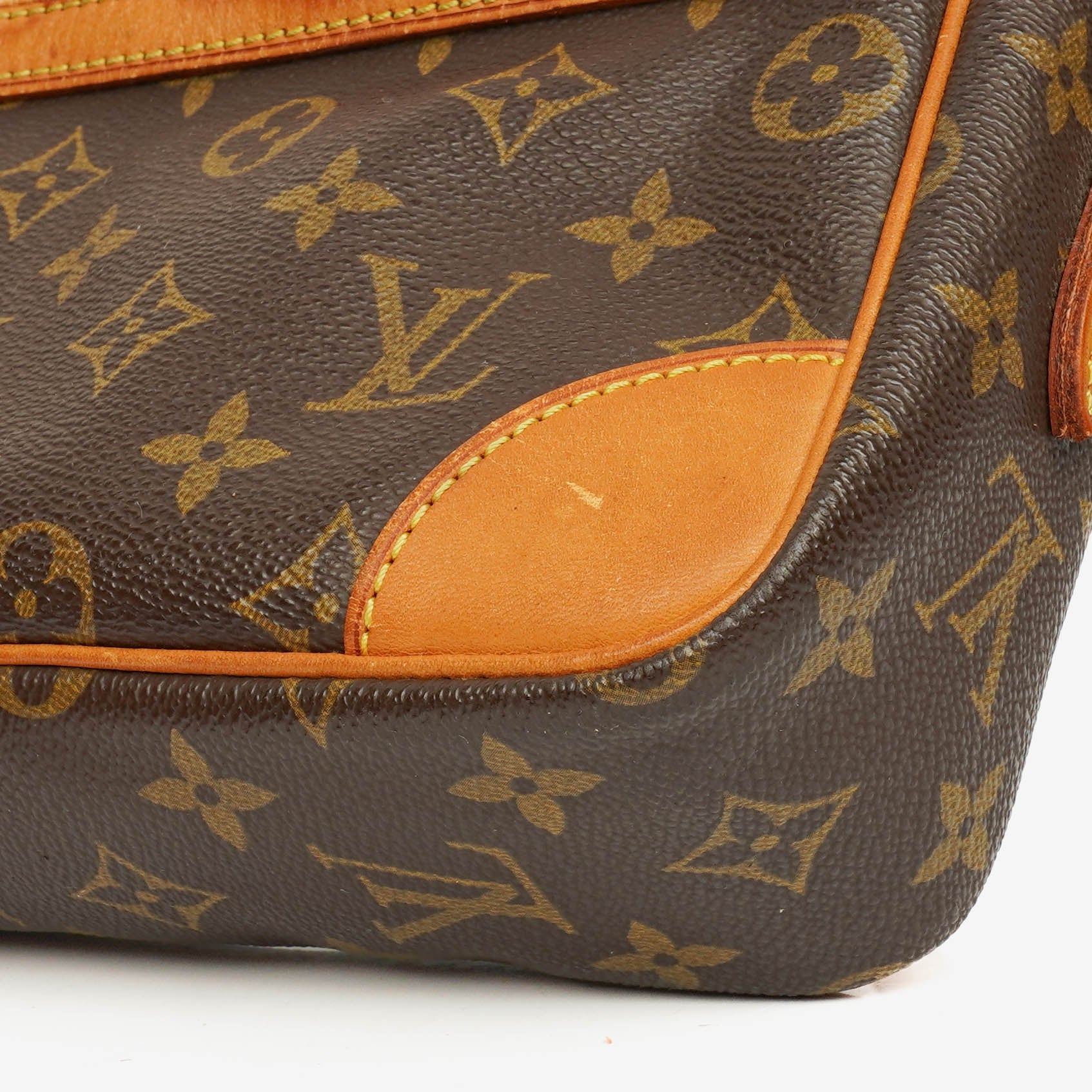 Louis Vuitton Trocadero 27 aus Monogram Canvas