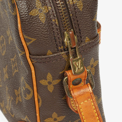 Louis Vuitton Trocadero 27 aus Monogram Canvas