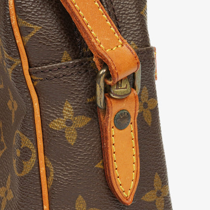 Louis Vuitton Trocadero 27 aus Monogram Canvas